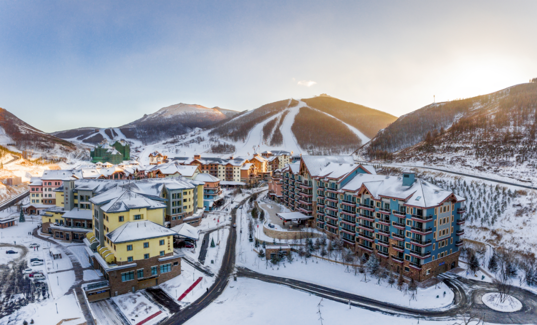 合适公司冬季团建活动场地-太舞滑雪小镇